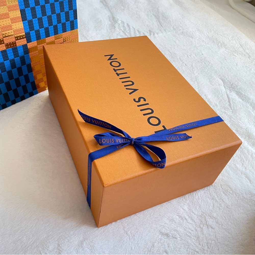 Louis Vuitton Gift Wrapping Bundle Empty Large Box + Ribbon + Shopping Bag NEW - Picture 2 of 7